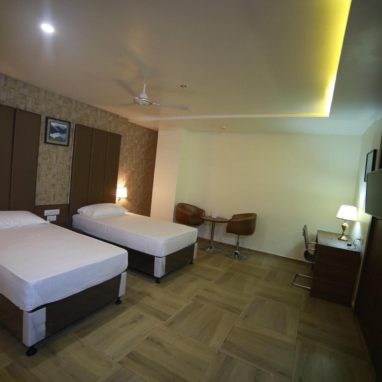 Hotel Svm Grand Medipally Haydarabad Dış mekan fotoğraf